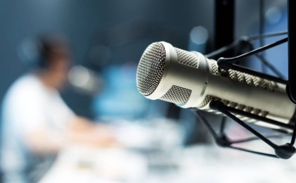 Алтын дауысты дикторларды қолдайық!