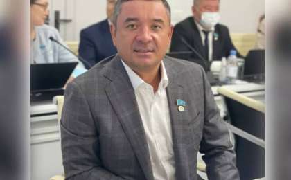 Әйелдерді балағаттаған депутат елдің ызасын тудырды (видео)