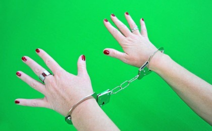 Қазақстандық қыздарды жезөкшелікке салу үшін Бахрейнге алдап апарған топ ұсталды