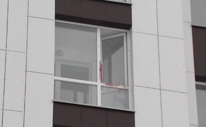 Жиенін терезеден лақтырып, енесін пышақтап өлтірген: Астанада қанды қылмыстан кейін ер адам 7-қабаттан секіріп кетті