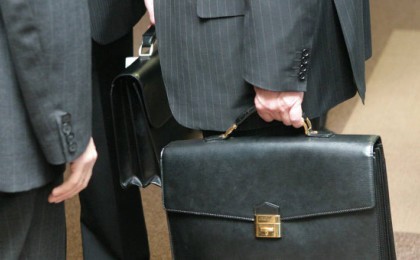 Премьер-министрі сәуір айында отставкаға кетеді