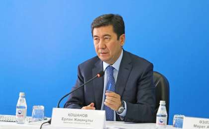 Мәжіліс спикері министрлер мен депутаттарға шүйлікті