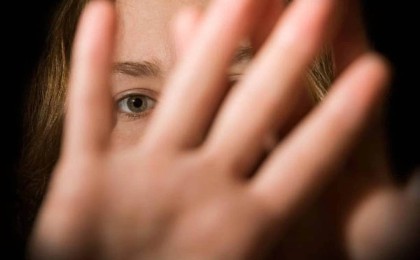 Оралда жасөспірімдер 12 жасар қызды топтасып зорлаған: Күдіктілерге қатысты сот үкімі шықты