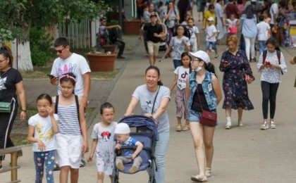 Үкімет 4 баласы бар әрбір отбасыға 12,8 миллион теңгеден төленетінін хабарлады