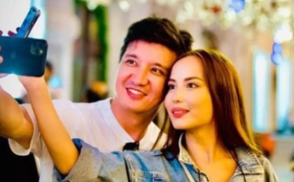 Айқын Төлепберген отбасымен бірге АҚШ-қа аттанды