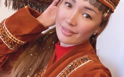 Ана кісілердің тойын "өлтіріп" жүргізіп, асаба театр басқарып отыр – Мира Мадали