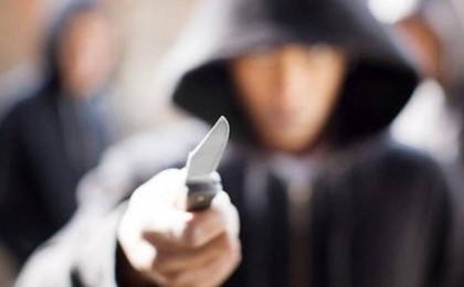 Риддерде банктен несие алып шыққан адамды тонап кетті