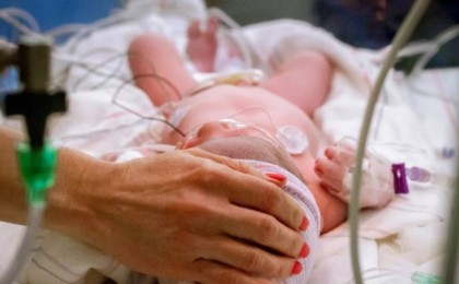 "Жыламасын деп димедрол салды": Оралдық дәрігерлер 2 айлық сәбидің дертін асқындырған