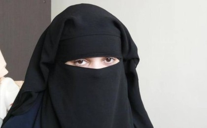 БҚО-да 15 жасар қыз заңсыз тұрмысқа шығып, туыстары оны паранжа киген күйінде тапқан