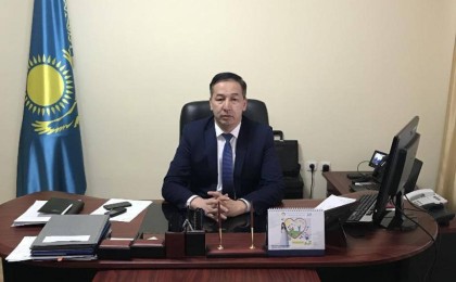 Қомақты пара алған: Атырауда облыстық басқарма басшысы қамауға алынды