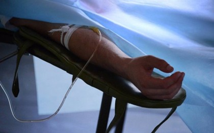 министр ауруханада жатқан полицейге барды