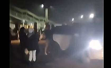 Шу вокзалындағы "қыз алып қашу" оқиғасы видеоға түсіп қалған (ВИДЕО)