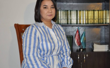 Айгүл Орынбек: 30 жыл қараңғы халықты алдап келдіңдер, тағы да солай алдай беремін деп отырсыңдар ма?