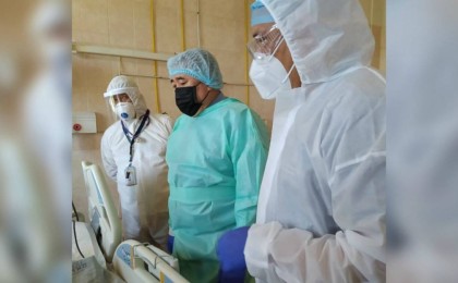 Тұрғымбаев блок-бекетте жарақат алған қызметкердің жағдайын білді - Қазақстан жаңалықтары