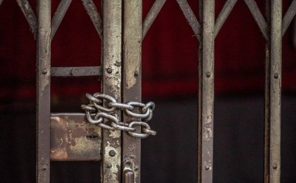 Алматы облысында әйел мен оның екі баласын өлтіріп, кейін үйін өртеп жіберген азаматқа сот үкімі шықты