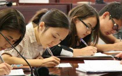 Сенатор жоғары білім саласын сынға алды: 10 миллиард теңге босқа кетті