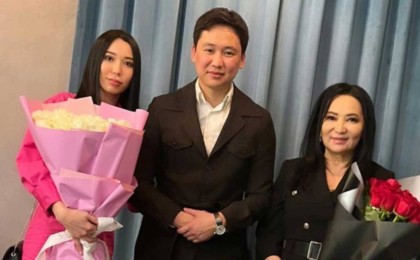 "Есімі Жібек": Гүлзира Айдарбекова болашақ келінін таныстырды