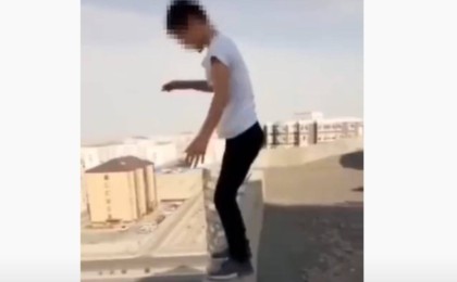 Жасөспірімдер TikTok түсіру үшін шатырға шығып, секірген: Ақтаулық ата-аналар баласының әрекеті үшін жазаланды