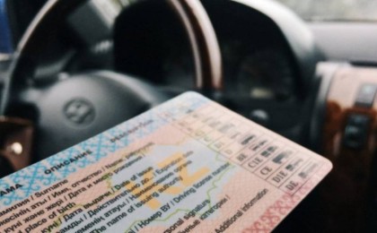 Қазақстандықтар жүргізу куәлігін және техпаспортты алмай ақ жүре беруіне болады