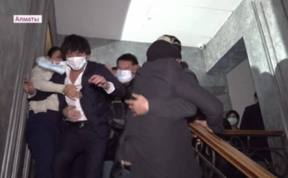 3 сағат қоршауда болған: Қайрат Нұртас тойда ұсталды