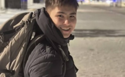 "Денсаулығы нашарлап, қиналып жатыр". Бельгиялықтар асырап алған қазақ баласы тосын жайтқа тап болды