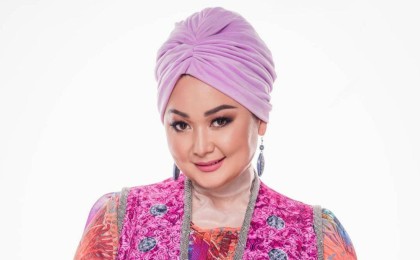 "Роза Әлқожа қарғап-сіледі": Әншілерге қарсы шыққан адвокаттың басы дауға қалды