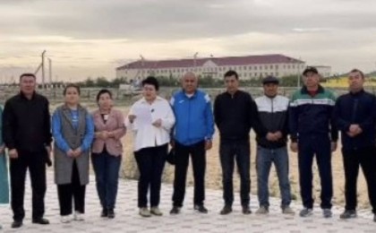 Маңғыстаулық мұғалімдер Роза Рымбаеваның концертіне байланысты директорды жұмыстан шығаруды талап етті