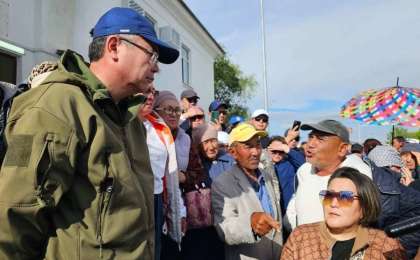 Құлсарылықтар тағы да әкімдіктің алдында түнеп шықты: Қалада интернет өшті