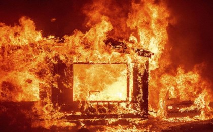 «Басыңды жарып өлтіремін»: Алматыда 7 бірдей отбасы далада қалды