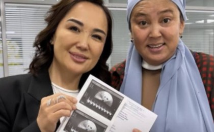 "Көңілім ерекше толқып тұр". 27 жыл күткен баласының жүрек қағысын естіген ана көз жасын тыя алмады