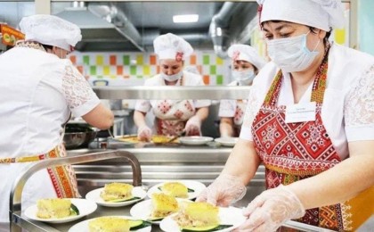 Шымкентте оқушыларға тегін тамақ беріле бастады