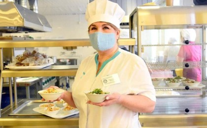 В ШЫМКЕНТЕ НАЧАЛОСЬ БЕСПЛАТНОЕ ПИТАНИЕ ДЛЯ СТУДЕНТОВ