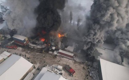 Алматыдағы "Барахолка" қоймаларында өрт шықты