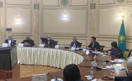 ҚР Мемлекеттік хатшысы Ерлан Карин зиялы қауым өкілдерімен кездесті