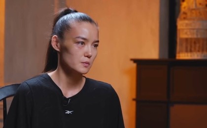 «15 жаста болдым»: Күйеуінен зәбір көрген әйел онымен қалай танысқанын айтты