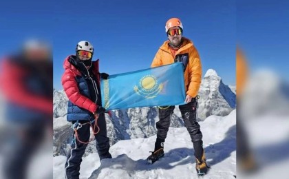 Қазақ қызы тарихта тұңғыш рет Эвересті бағындырды