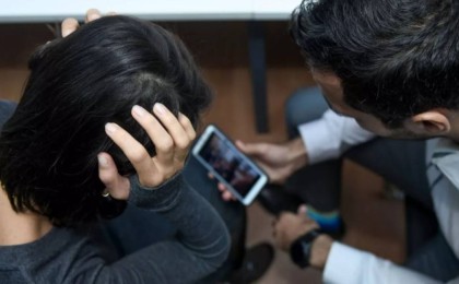 Екі азамат саудагер әйелді зорлаған сәттерін видеоға түсіріп, артынша бопсалаған