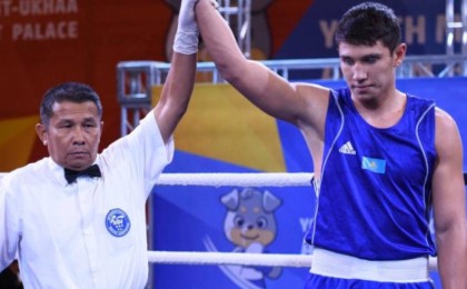 Тәлтіректеп құлады. Қазақ боксшы Түркиядағы турнирде қарсыласын жойқын соққымен құлатты