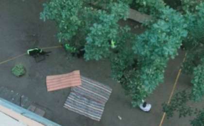 Алматыда келіншек көпқабатты үйдің 7-қабатынан секіріп қаза тапты