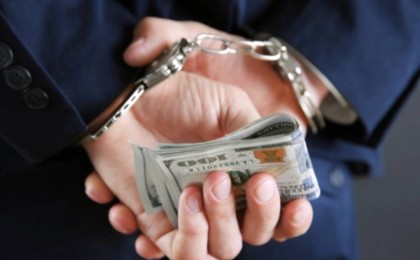 Кәсіпкерден 50 млн теңге бопсалады деген күдікке ілінген блогер ұсталды