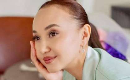 Прокурор: Перизат Қайраттың анасы 37 млн теңгеге көлік, 10 млн теңгеге Түркияға қыдырып барған