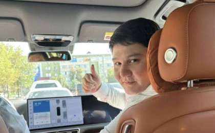 «Өмірде ешкім періште емес»: Бейбіт Қорған «некесіз баласына» қатысты пікір білдірді