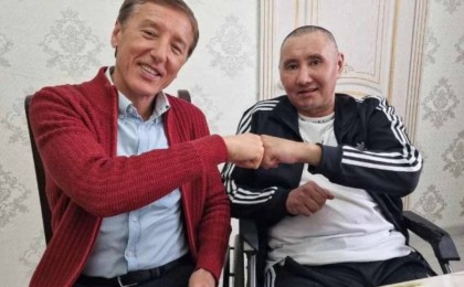 Қаңтарда ту ұстап шыққан: Берік Әбішевтің екінші отадан кейінгі жағдайы белгілі болды