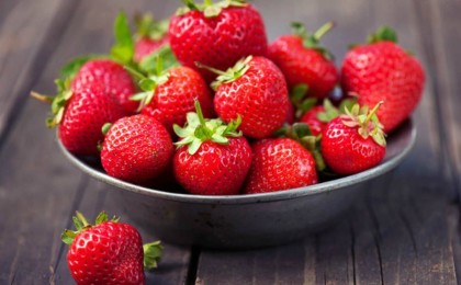 Адамдар құлпынайдың ішіндегі кішкентай дернәсілдерге байланысты оны жеуден бас тартты