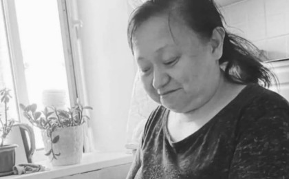 Қарағандыда ер адам бұрынғы әйелін балаларының көзінше пышақтап өлтірген