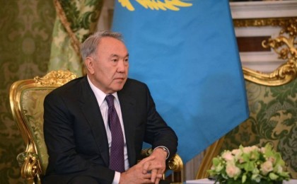 "Өзара түсіністік пен келісімді нығайтады": Назарбаев Ораза айтпен құттықтады