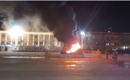 Қызылордада жаңажылдық шырша өртеніп кетті