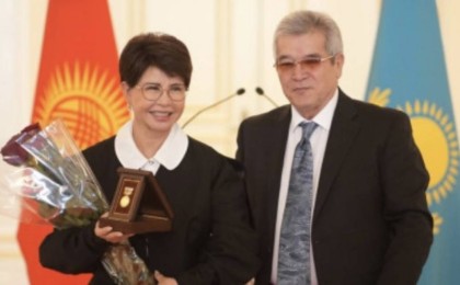 "Бұл мен үшін үлкен жетістік". Роза Рымбаева "Қырғыз Республикасының халық әртісі" атанды