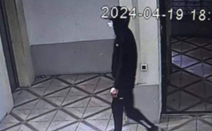 Басының алты жері тігілген: Астанада белгісіз ер адам әйелге шабуыл жасады