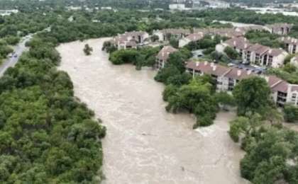 АҚШ-тағы су тасқыны: қайтыс болғандар саны 110 адамға жетті